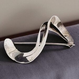 Vintage 2"  Brooch Sandra Baker Modernist Curved Sterling Silver 925